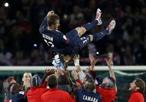  巴黎圣日耳曼主场大胜尼斯领跑积分榜  