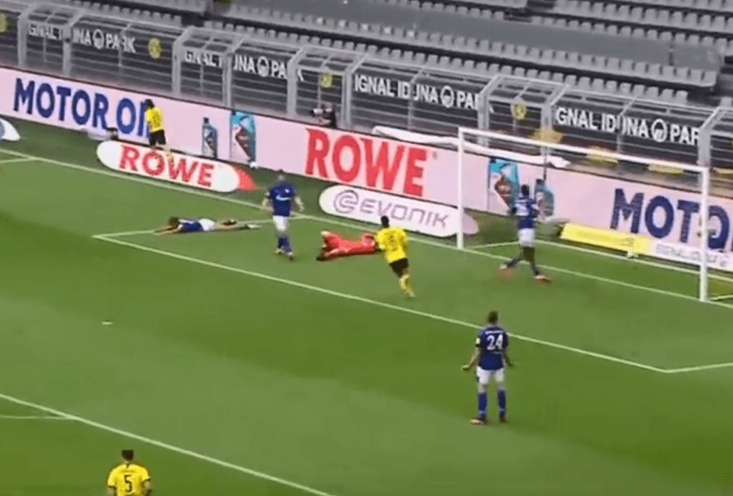  沙尔克04触底反弹，主场大胜开启保级征程  