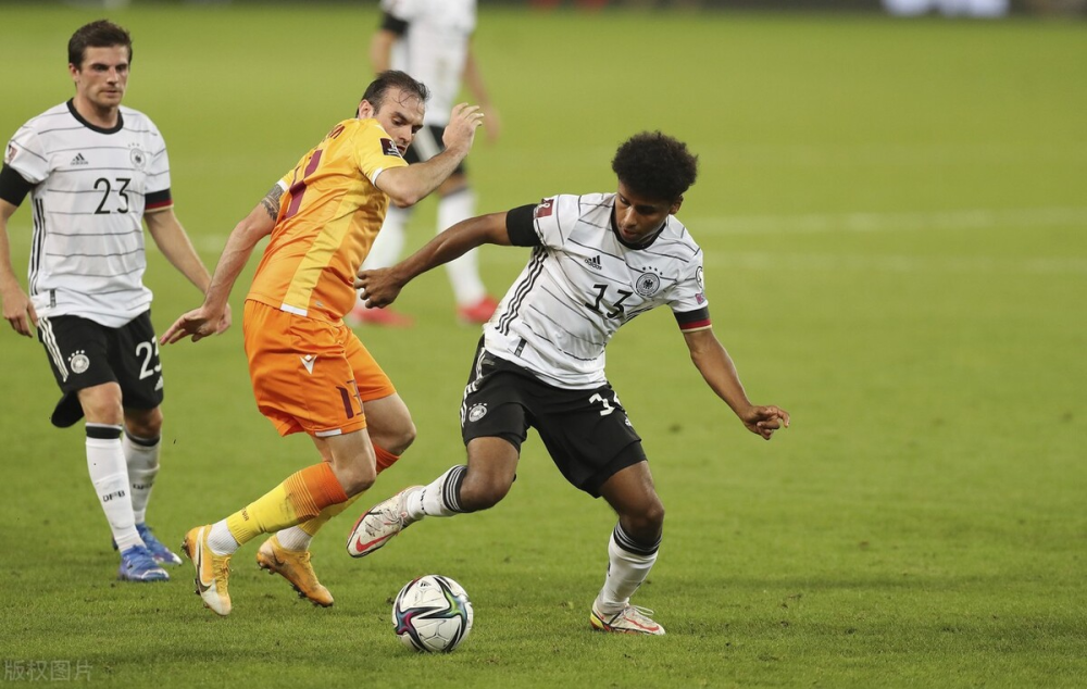  罗马主帅战术调整奏效，球队近期状态回暖  