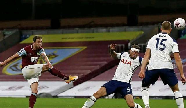  凯恩头槌绝杀，热刺补时逆转战胜水晶宫